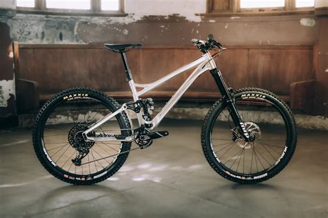 Rune V3.2 — Banshee Bikes